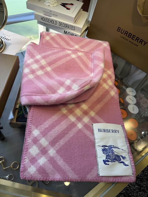 Burberry cloack  E092723